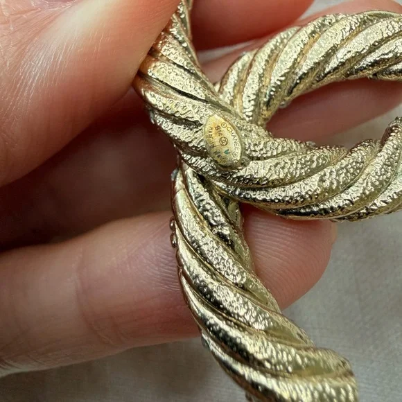 CHANEL Twisted Gold and Silver Brooch - Picture 6 of 10